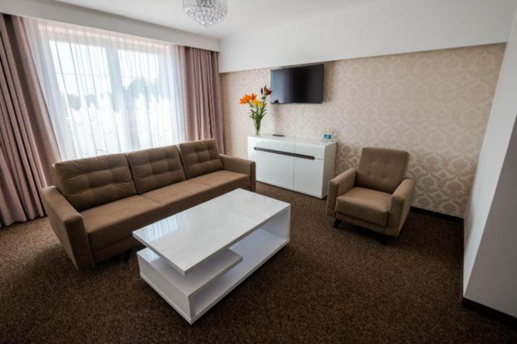 Hotel Palacowa Narol Kültér fotó