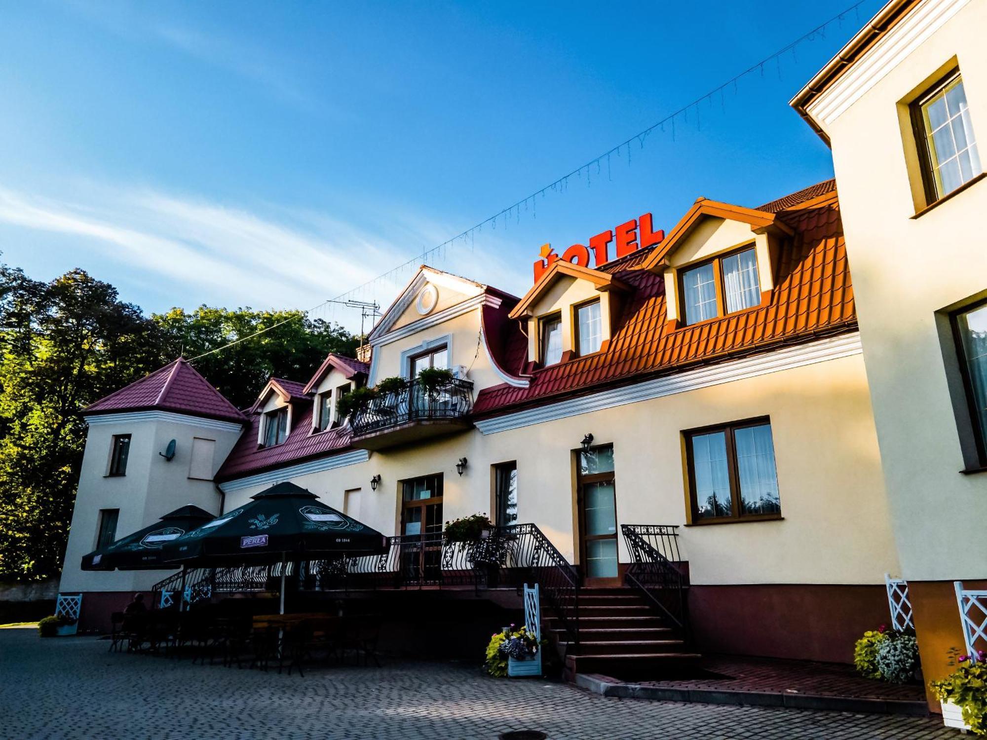 Hotel Palacowa Narol Kültér fotó