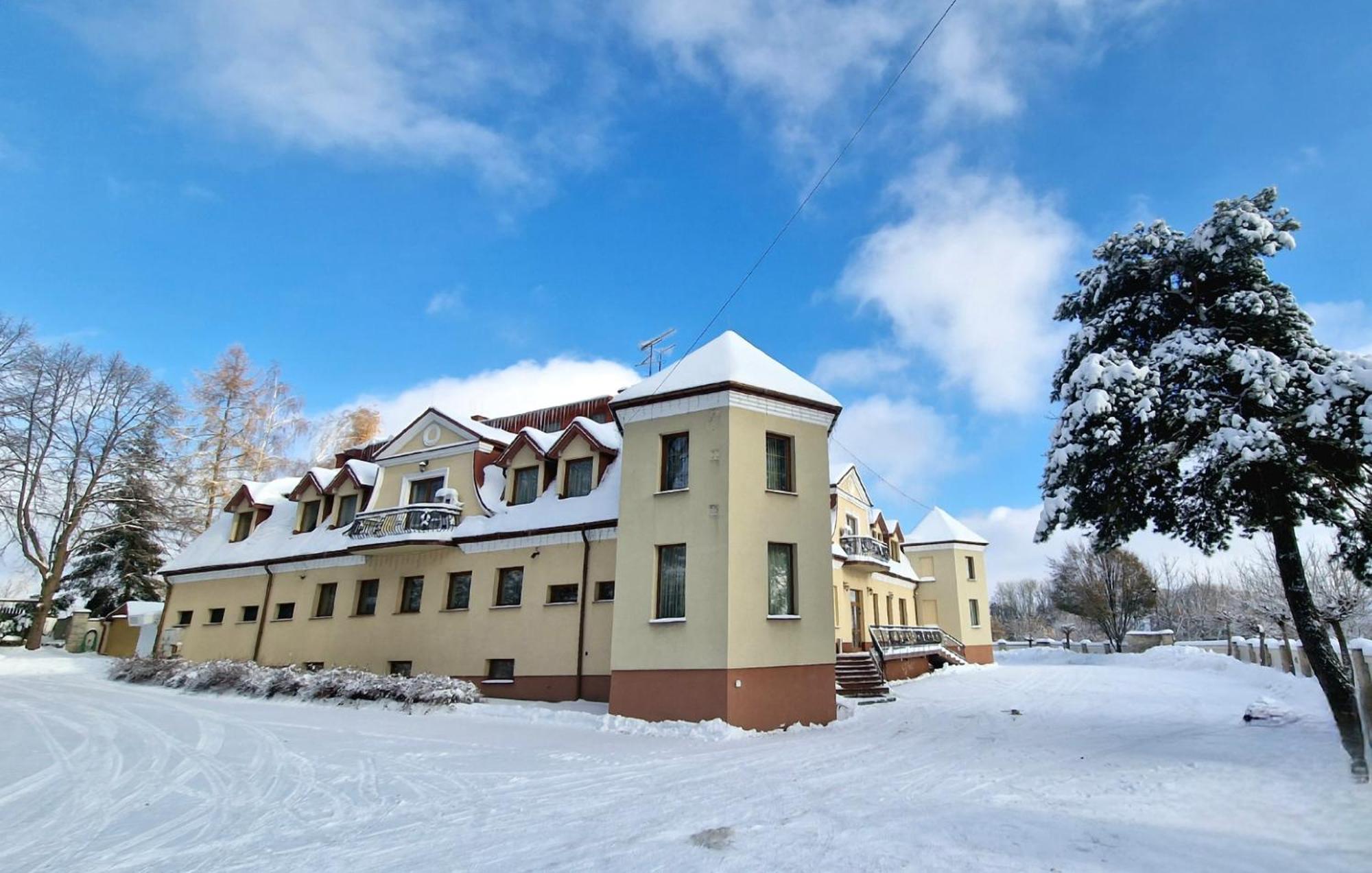 Hotel Palacowa Narol Kültér fotó