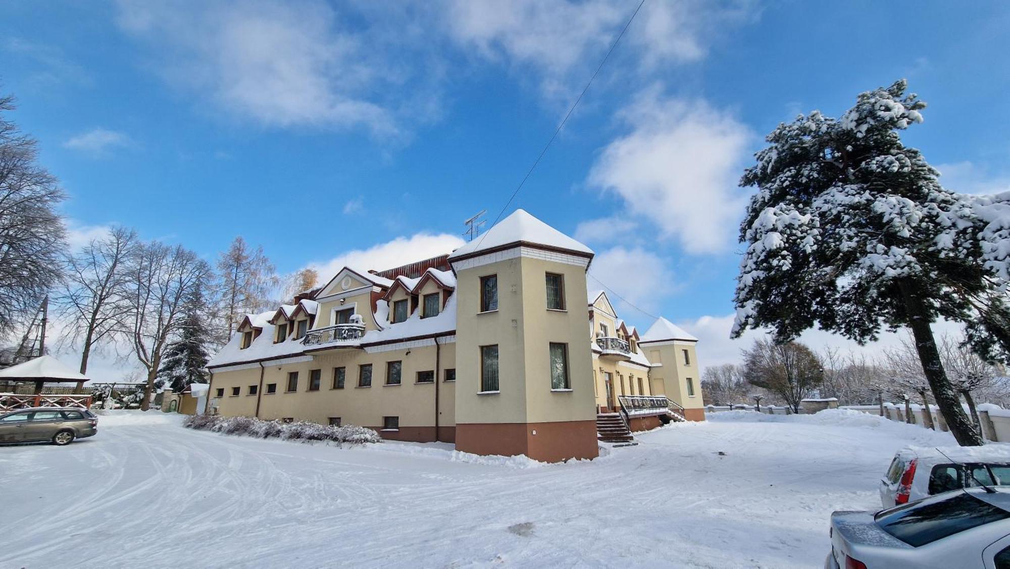 Hotel Palacowa Narol Kültér fotó