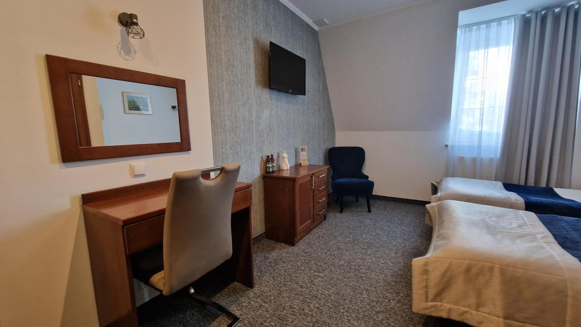 Hotel Palacowa Narol Kültér fotó